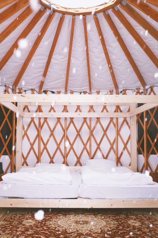 The Yurts At Margo'S Garden, Kiroro Hotel Akaigawa Екстериор снимка