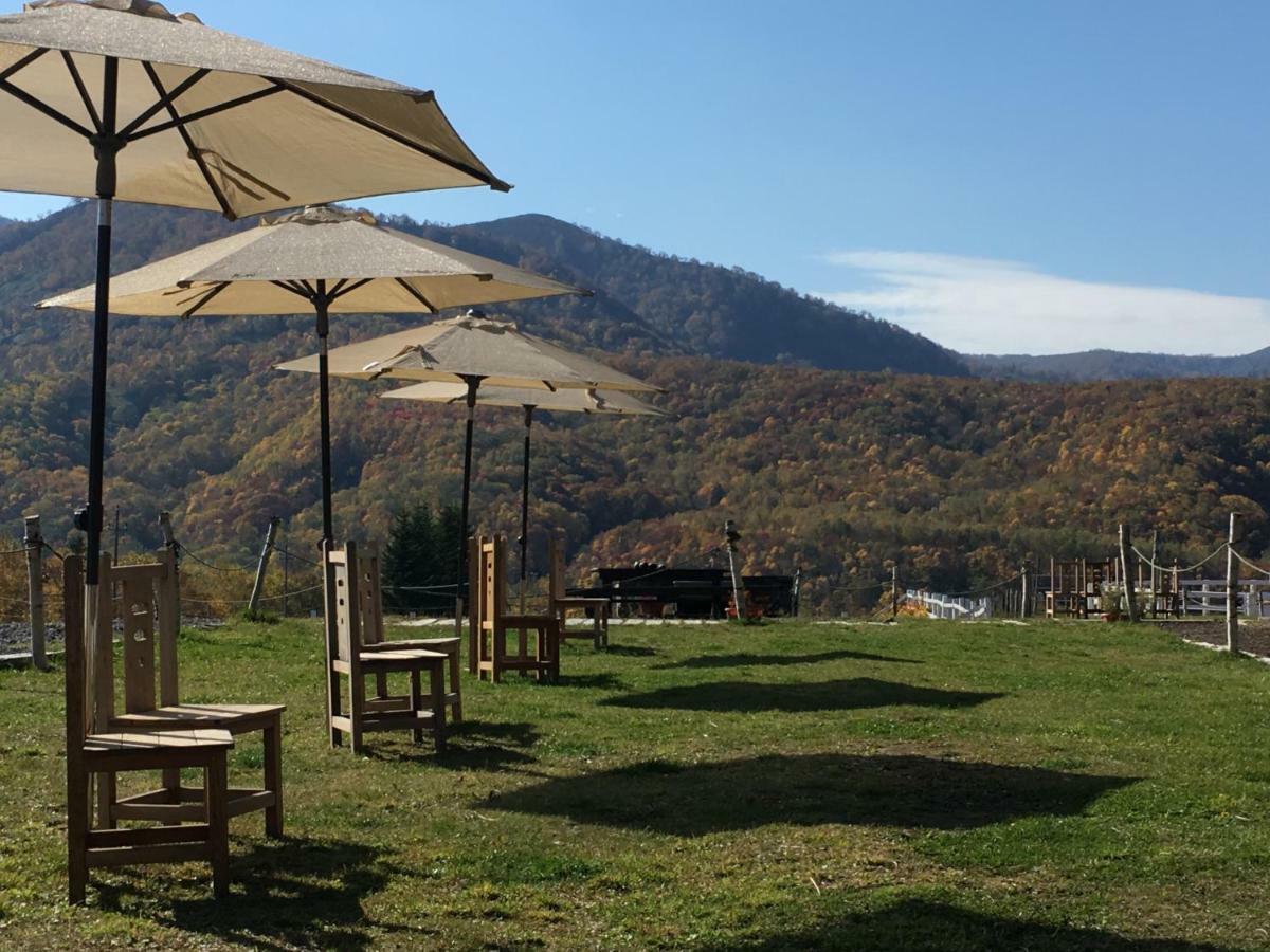 The Yurts At Margo'S Garden, Kiroro Hotel Akaigawa Екстериор снимка