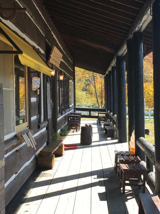 The Yurts At Margo'S Garden, Kiroro Hotel Akaigawa Екстериор снимка