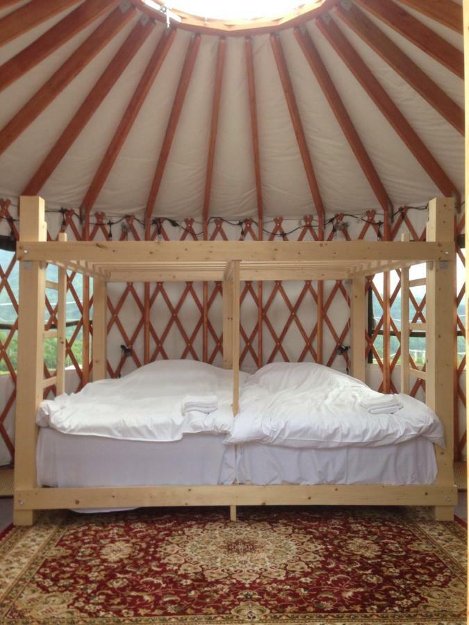 The Yurts At Margo'S Garden, Kiroro Hotel Akaigawa Екстериор снимка