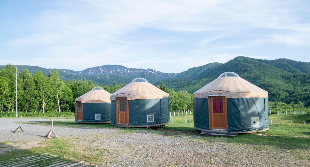 The Yurts At Margo'S Garden, Kiroro Hotel Akaigawa Екстериор снимка